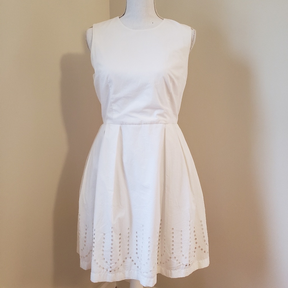 GAP White Sleeveless Dress